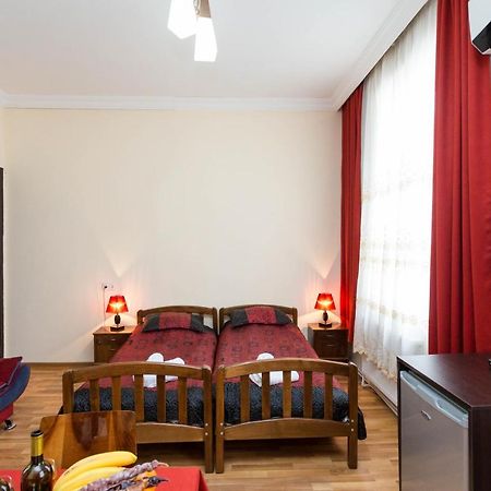 Gis Guest House Tbilisi Buitenkant foto