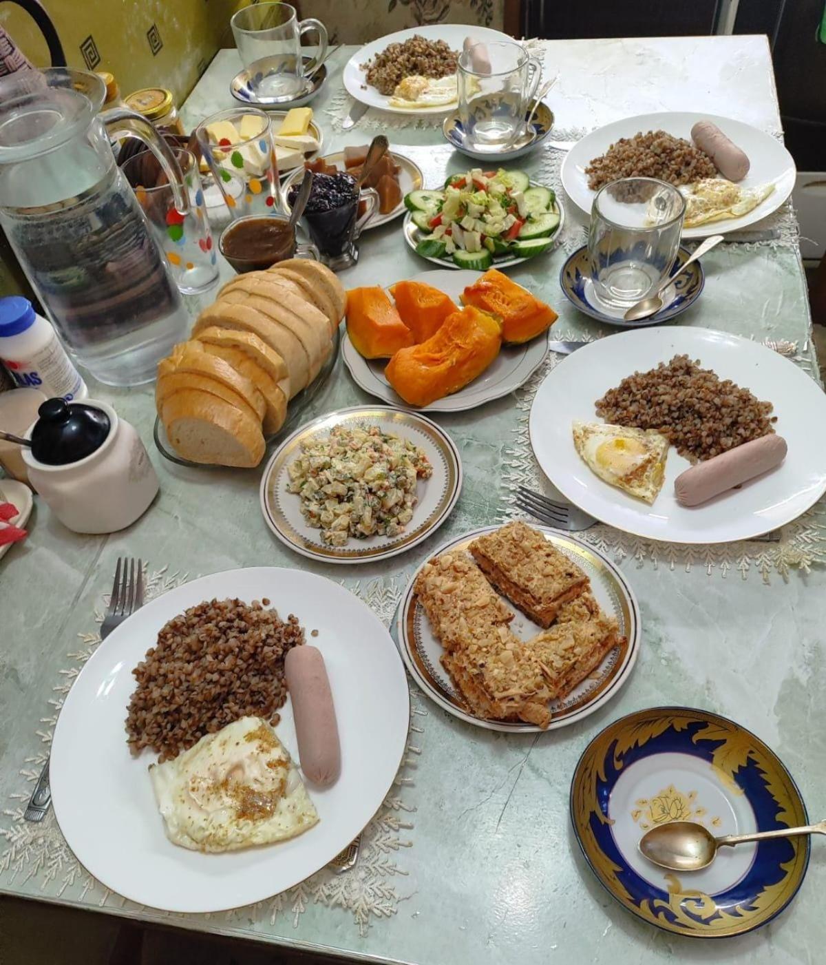Gis Guest House Tbilisi Buitenkant foto