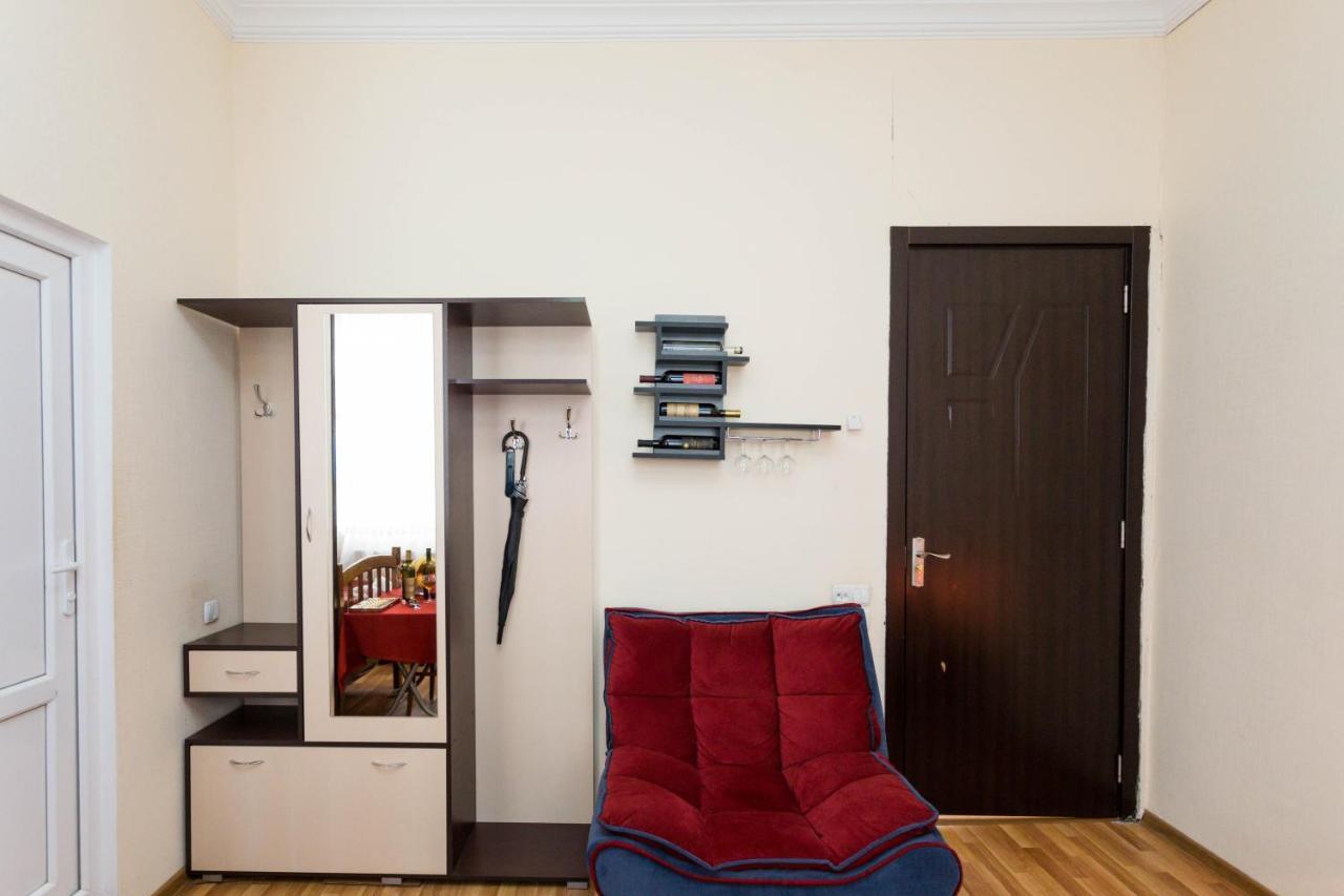 Gis Guest House Tbilisi Buitenkant foto