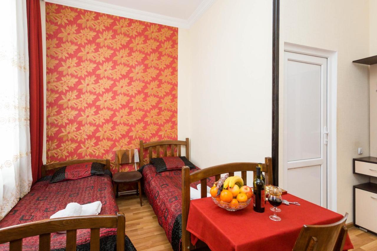 Gis Guest House Tbilisi Buitenkant foto