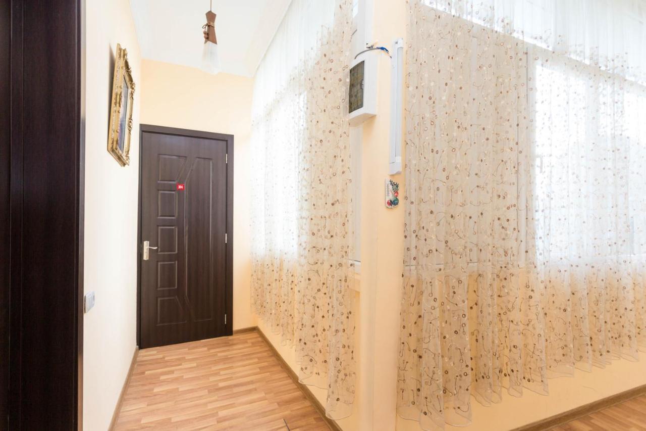 Gis Guest House Tbilisi Buitenkant foto